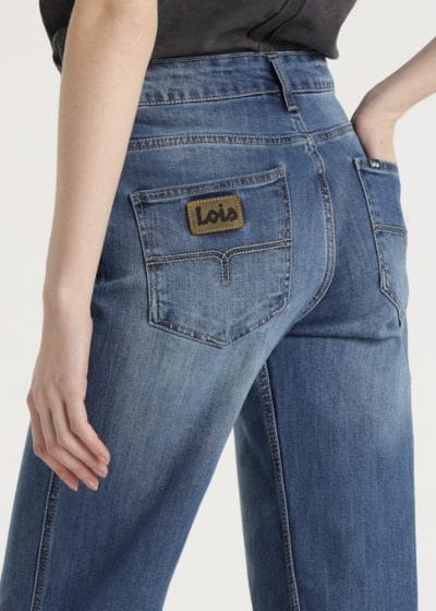 Alternative view of Vaquero mom fit tiro medio Ref. Carmen Campbell