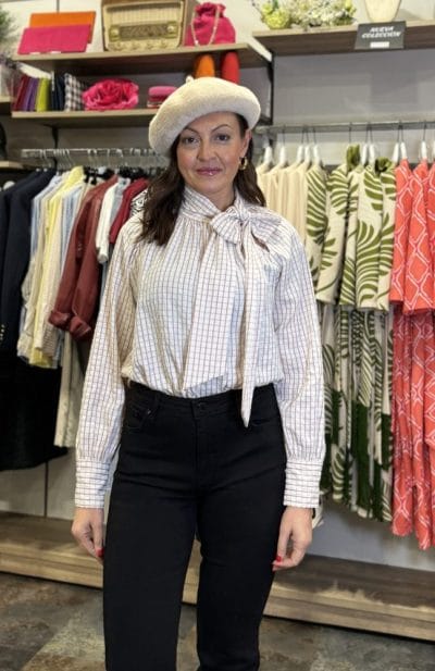 Camisa lazada beige y blanca