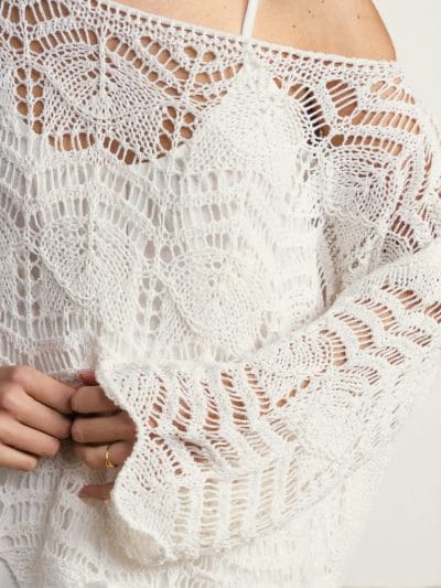 Alternative view of Jersey bordado con hombros descubiertos crudo Ref. 267405