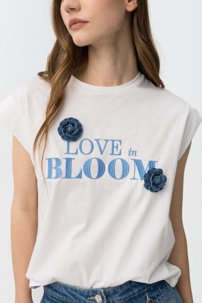 Alternative view of Camiseta blanca detalle floral Ref. Blissey
