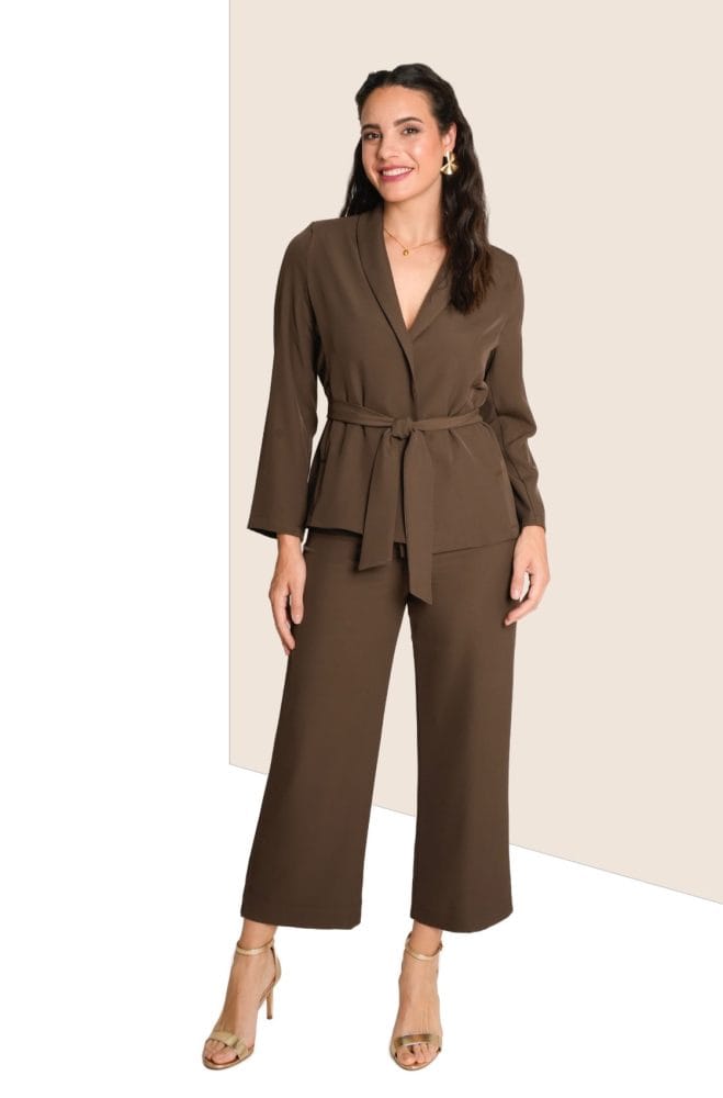 Traje chaqueta anudada marrón Ref. 4197