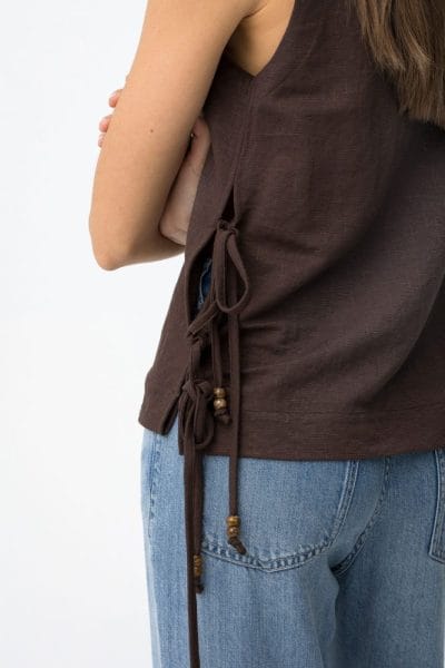 Alternative view of Top sin mangas lazos marrón Ref. Bresha