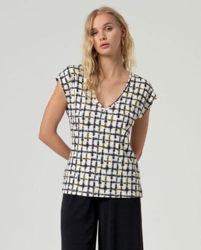 SURKANA Camiseta estampada escote pico crudo Ref. Incu