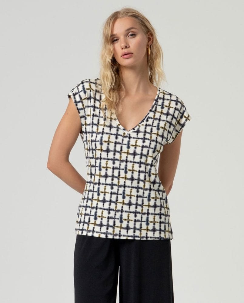 SURKANA Camiseta estampada escote pico crudo Ref. Incu