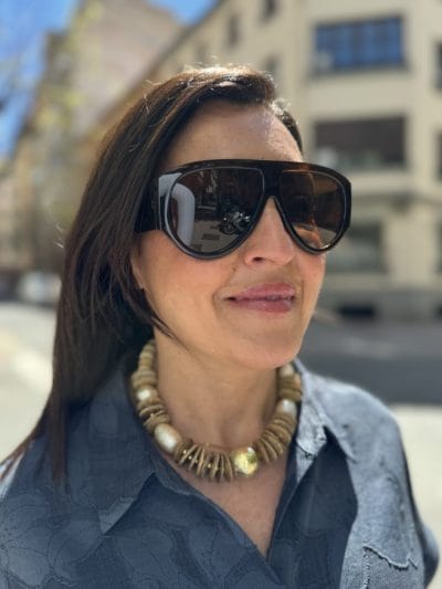 Alternative view of Collar esfera y discos