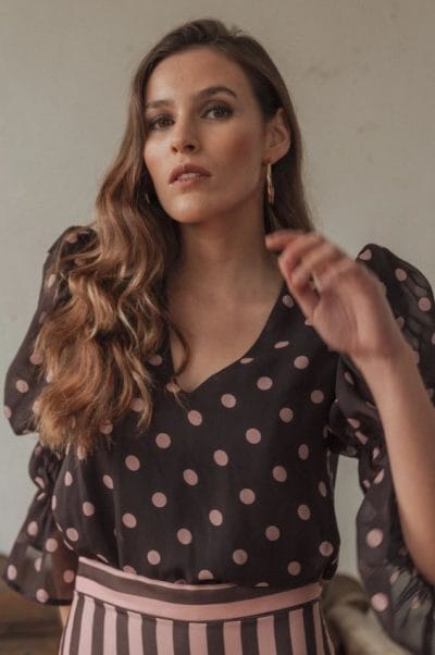 Alternative view of Blusa marrón topos rosas Ref. 126-215