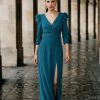 Vestido largo plumas verde Ref. 2797