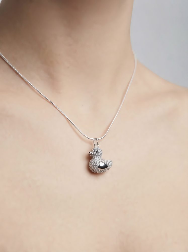 Collar plateado pato brillos - Imagen 2