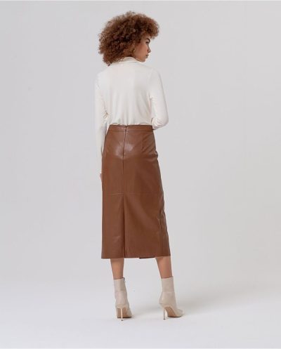 Alternative view of SURKANA Falda tubo midi efecto piel camel Ref. CAPU622